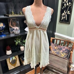 Delicate Lace Trim Women's Babydoll Chemise - Cream